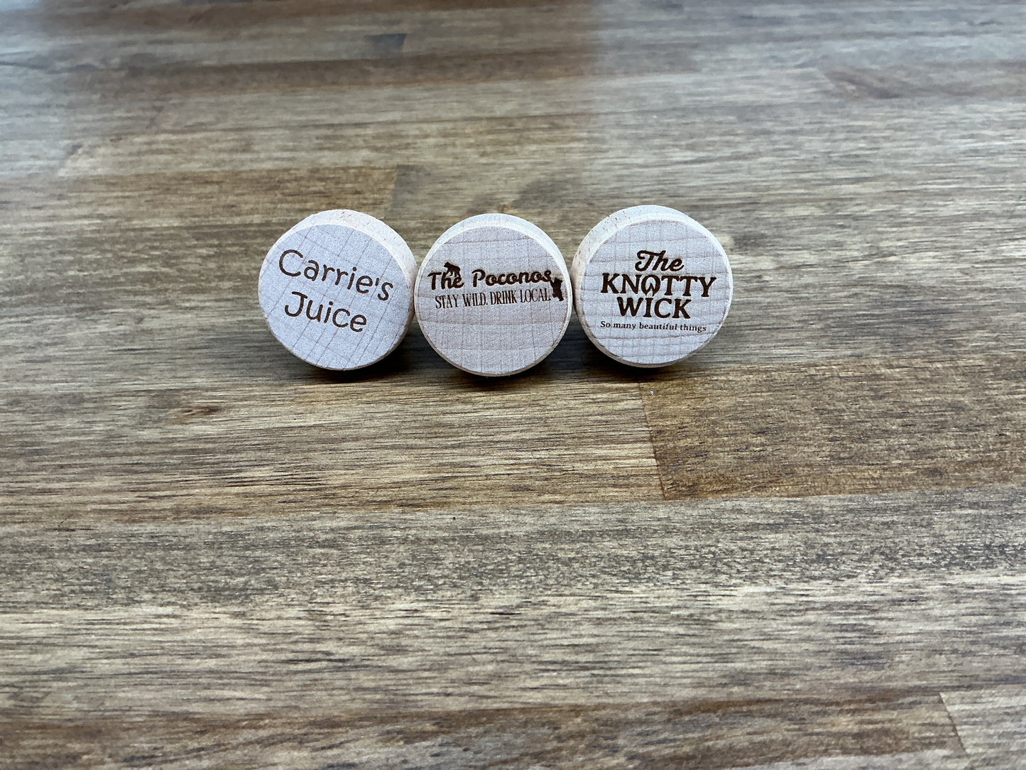 Personalized wine bottle stopper