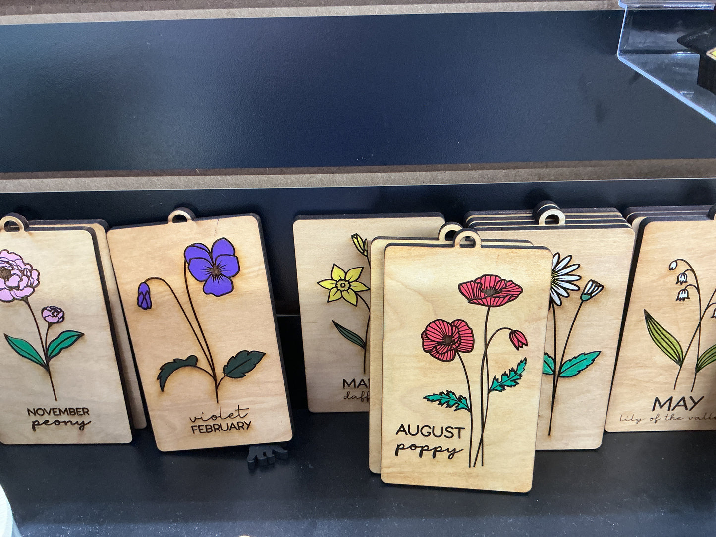 Birthday month flower wooden gift card ornament